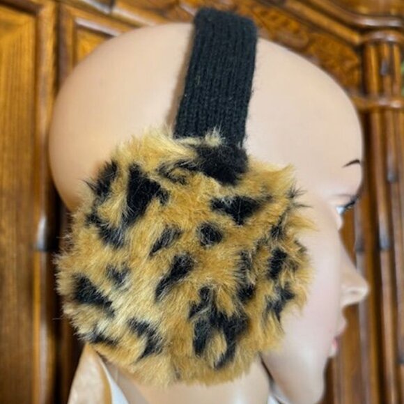 Lobers Leopard Faux Fur Earmuffs - Picture 3 of 8